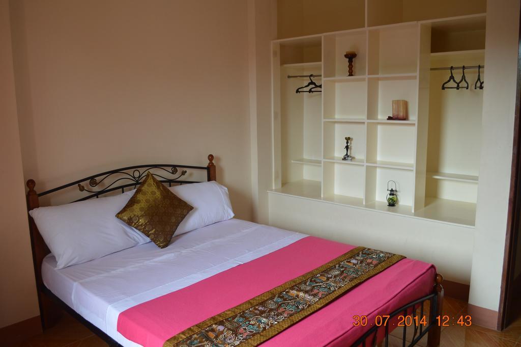 Manora Apartment Talisay  Room photo